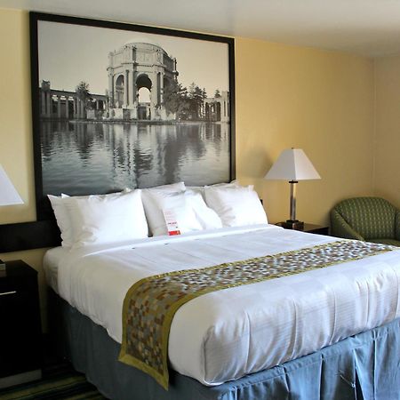Super 8 By Wyndham Vallejo/Napa Valley Room photo