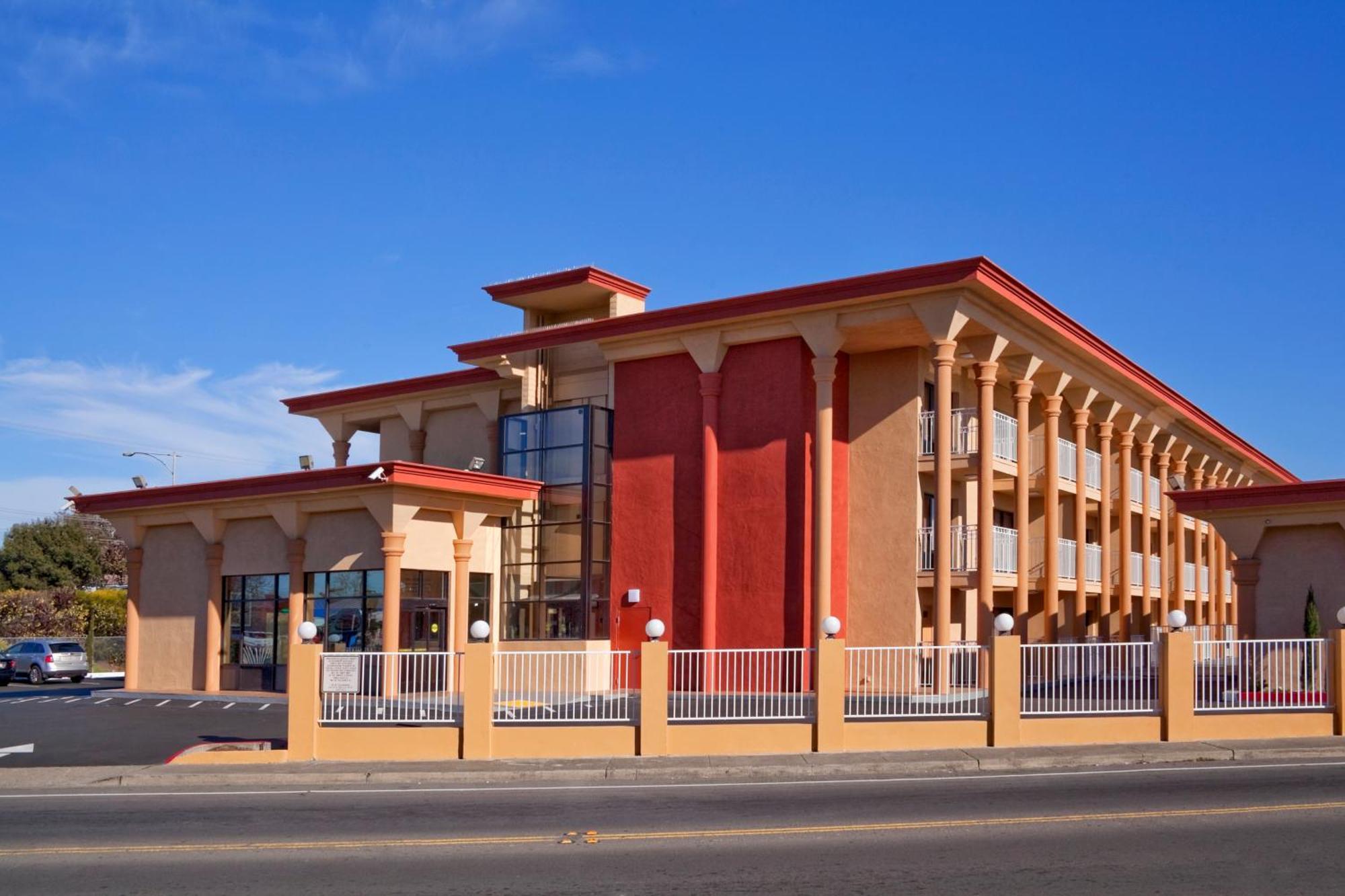Super 8 By Wyndham Vallejo/Napa Valley Exterior photo